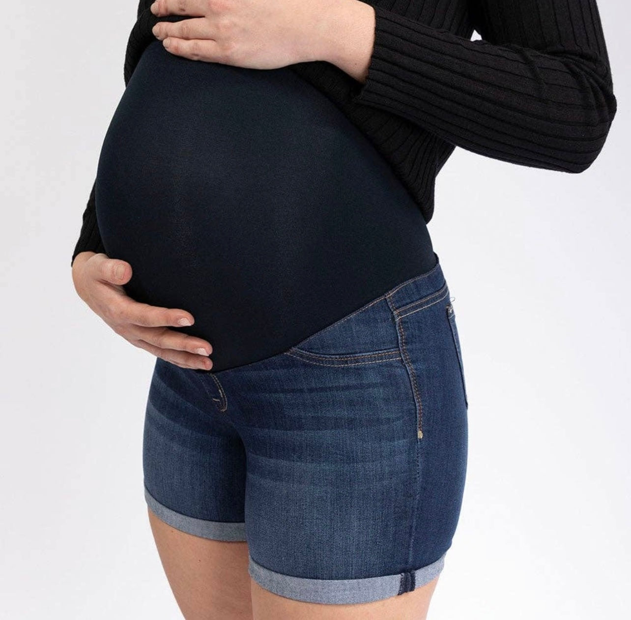 MATERNITY 7" ROLLED TO 5" VINTAGE SHORT W/ BELLYBAND IN ZIGGY